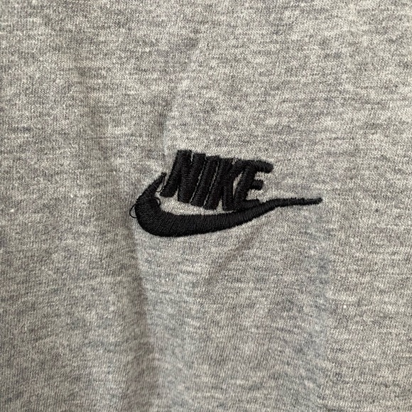 Nike - The Nike Tee - Men's Gray T-Shirt - Size XL - Picture 2 of 5